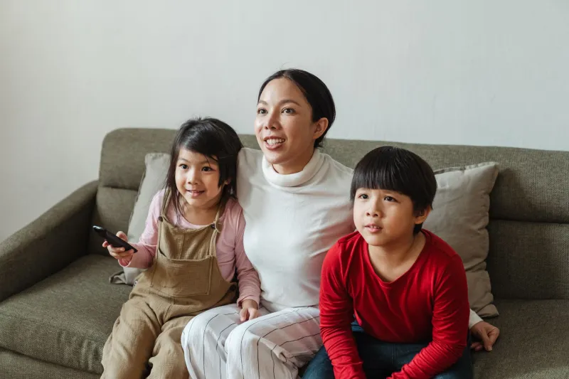 Paws, Play, and Press Play: The Case for Letting Your Kids Watch More Pet Content